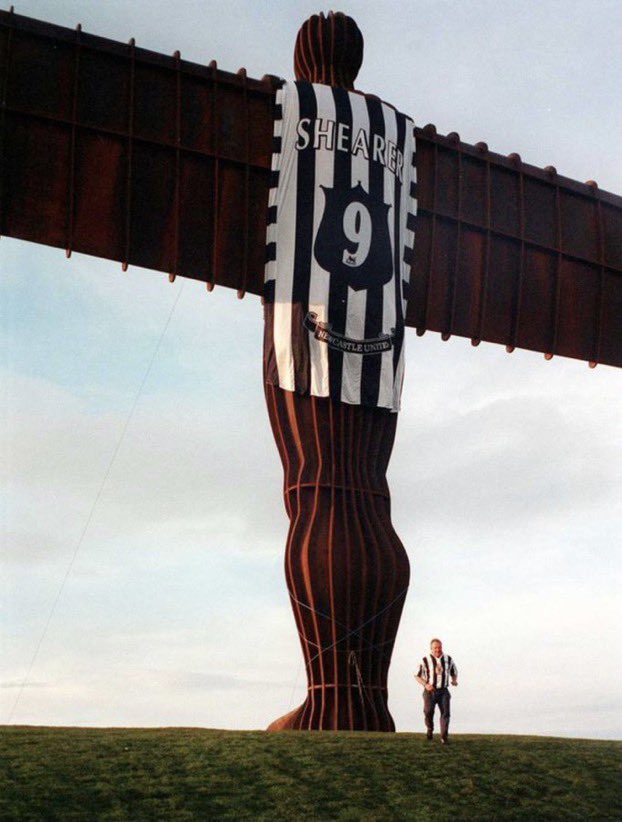 stephenindurham's tweet image. My nana always said that the angel of the north looked so much better with @alanshearer shirt on it when she was here . How right she was #nufc fans
