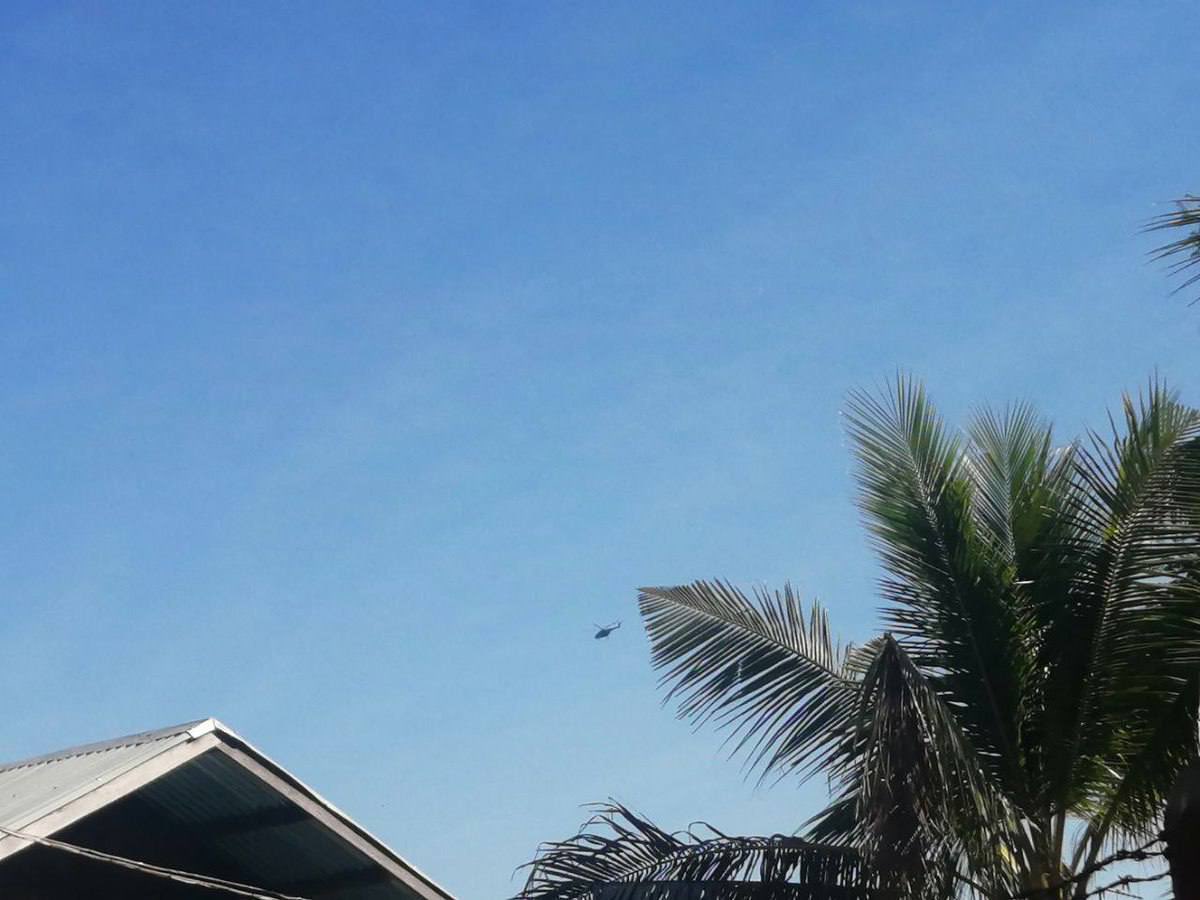 May_Phyu15's tweet photo. A military helicopter was seen flying over Butalin Tsp &amp; headed to north at 9:30 am this morning.
#HelpMyanmarIDPs
#Nov8Coup  
#WhatsHappeningInMyanmar
#NoFlyZoneInMyanmar https://t.co/wqKotbeOVb