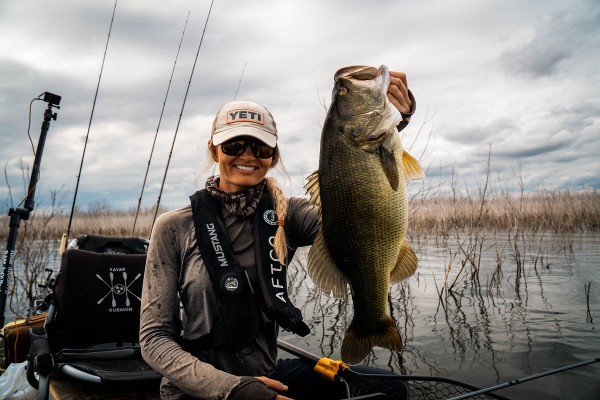 WFN's tweet photo. That's a quality bass for Kristine Fischer.  

"I found a gut in the flooded timber at O.H. Ivie, so I drifted down the middle and skipped a white 1/4-ounce swim jig into the trees," said Fischer. "I caught a ton of fish including this one." 
#TexasBass #BassFishing #KayakFishing https://t.co/x7dCxmXI2c