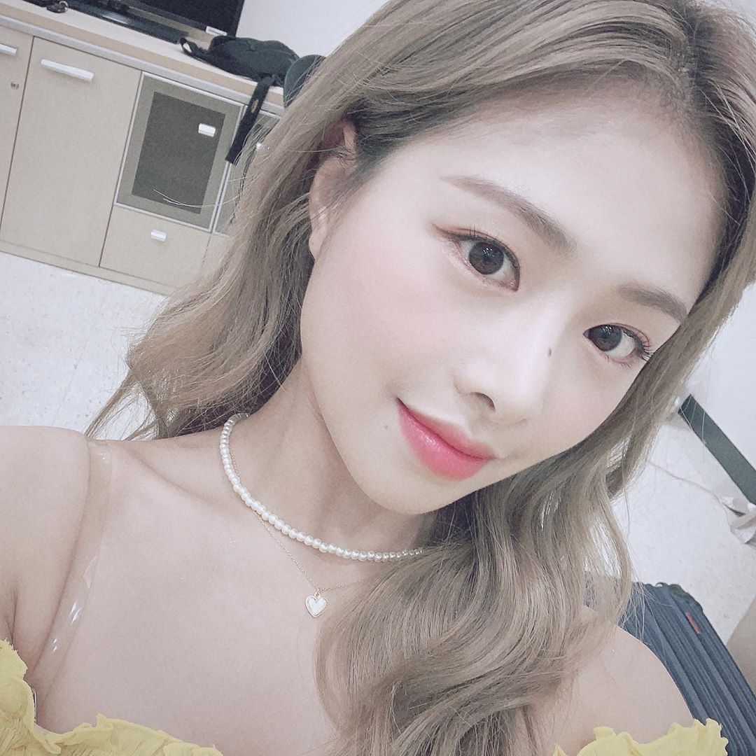 Sayg2nd's tweet photo. 211108 #HAPPY_CHAENI_DAY 
チェウォンちゃん お誕生日おめでとう🎂🎁💐
あなたの願いがたくさん叶います様に祈っております✌️😆

#APRIL #김채원
#가끔_파도가_쳐도_푸른빛은_변하지않아
#HAPPY_CHAENI_DAY
#HAPPY_CHAEWON_DAY
#April_Happychaewonday_971108
#해피버스데이_우리의최고의디바_채원 https://t.co/VQrNLvxM1N