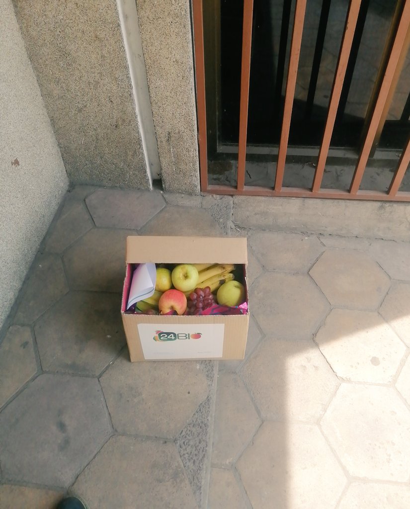 24Biodrc's tweet photo. Bonne après-midi chers amis. ☀🍏🍎🍍🍌🥭🍇🥑 #24BIO #VosCoursesSansStress #FruitsEtLegumes #OnVousLivreChezVous 👌🏿 https://t.co/IXVndbKz8f