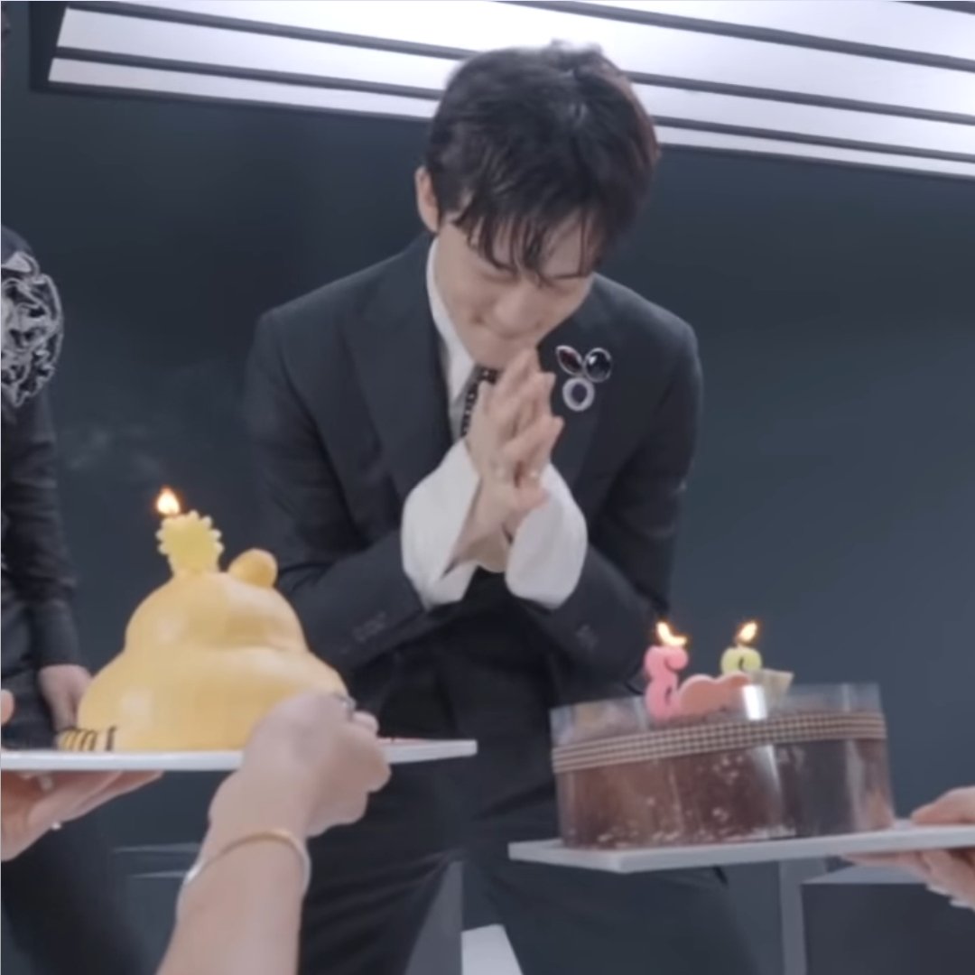 bloom0802's tweet photo. 마크 23번째 생일날 봤던 그 케이크들♡ https://t.co/sTlYFZ3zr8