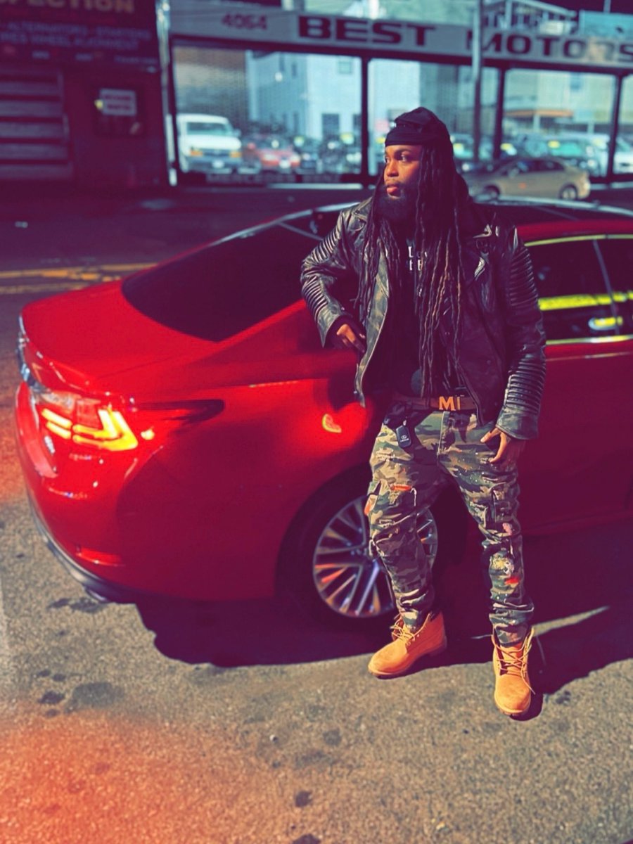 #Outside 🏴‍☠️#RollUp 🌀 #NYC #Bronx #UpTown #MyLeatherSoSoft #NewYork #Toxic #Locs #King #Lexus