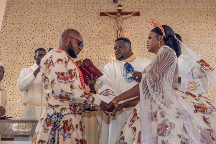 AfamDeluxo's tweet photo. Beautiful in my opinion. Congratulations to the couple. 🤍

Your thoughts? https://t.co/bIgB6jY3SZ