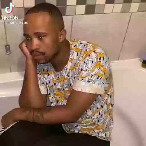 ThaaChaotic's tweet photo. African restaurant will hang pictures of food they can't cook

I don't even want to talk about Barbers and Hairdressers😭😭 https://t.co/M8vCaafKgh