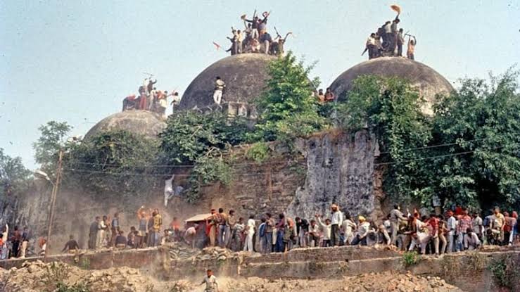 NuzhatF14407634's tweet photo. If the mosque owned by Muslims were they prayed for 500 years can be captured with the help of lies, inversion, power, and the Judiciary. Let it take centuries, Muslims can also reclaim #BabriMasjid With the blessing of the Almighty.
#BabriMasjidVictimOfInjustice https://t.co/f2Wmni7Xuj