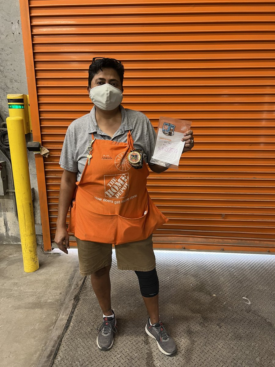 lailoniroberts's tweet image. BIG shoutout to Norma for always taking care of the store by way of receiving. She got our cage under $1500 for inventory and had time to refresh the hazmat area. One of the best ever! She deserves a daily shoutout. Thanks for all you do always. #huttoproud @AccAreta @tabblipuma