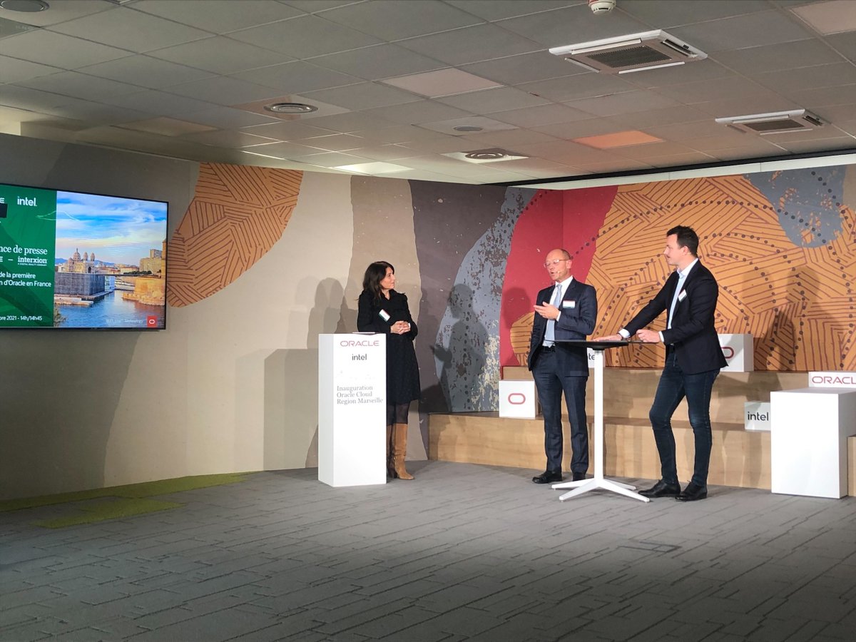 🚀C'est parti pour la conférence de presse de lancement de notre première Région Cloud d'@Oracle_France à Marseille avec @KarineP_Oracle, @cnegrier et @Fabrice_Coquio d'@Interxion_FR

Pour suivre le live de l'inauguration, rendez-vous ce soir à 17h : bit.ly/3CYn3CB