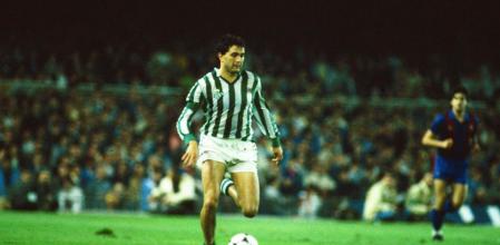 _Retroball's tweet photo. @almogavers1983 De momento nos quedamos con #RafaelGordillo como lateral referente ;) https://t.co/b3TWeZozqC