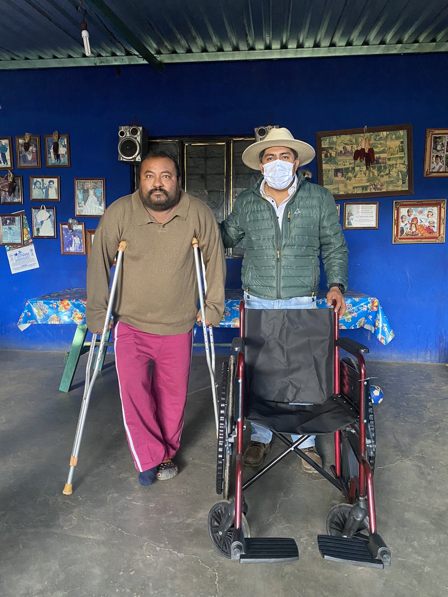 afodepoac's tweet photo. Hoy muy temprano tuve la oportunidad de saludar a Víctor Manuel Méndez Morales en San Lorenzo Cacaotepec, Etla, para entregarle una silla de ruedas que le será de gran utilidad. En #AFODEPO seguiremos trabajando para dar más resultados positivos. https://t.co/A4ML1nGgHi