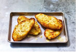 FoodSpeed315's tweet photo. Garlic bread from Pizza Hut? Nice addition to the products list. Available soon on Food Speed. Let the speed mend it!
Courtesy of Pizza Hut
#garlicbread
#FoodSpeed https://t.co/oxagLm5YhU