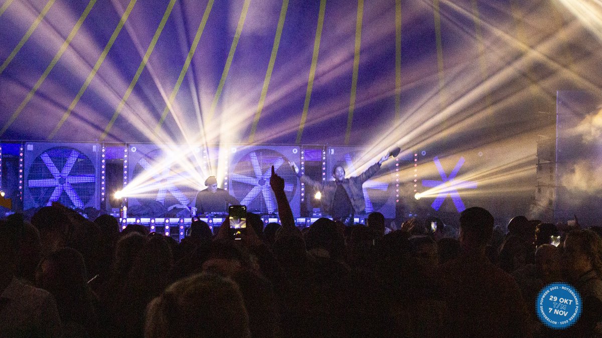 Popunie's tweet photo. Dat de Rotterdamse popscene bruisend, creatief en veelzijdig is, zelfs met de nog geldende maatregelen, werd tijdens de #Popweek opnieuw bevestigd. 10 dagen lang hebben ruim 585 acts opgetreden verspreid over 177 events op 96 locaties! #RdamPopweek21
โก๏ธhttps://t.co/2jZgiExUx2 https://t.co/4ZKeLy61Hz