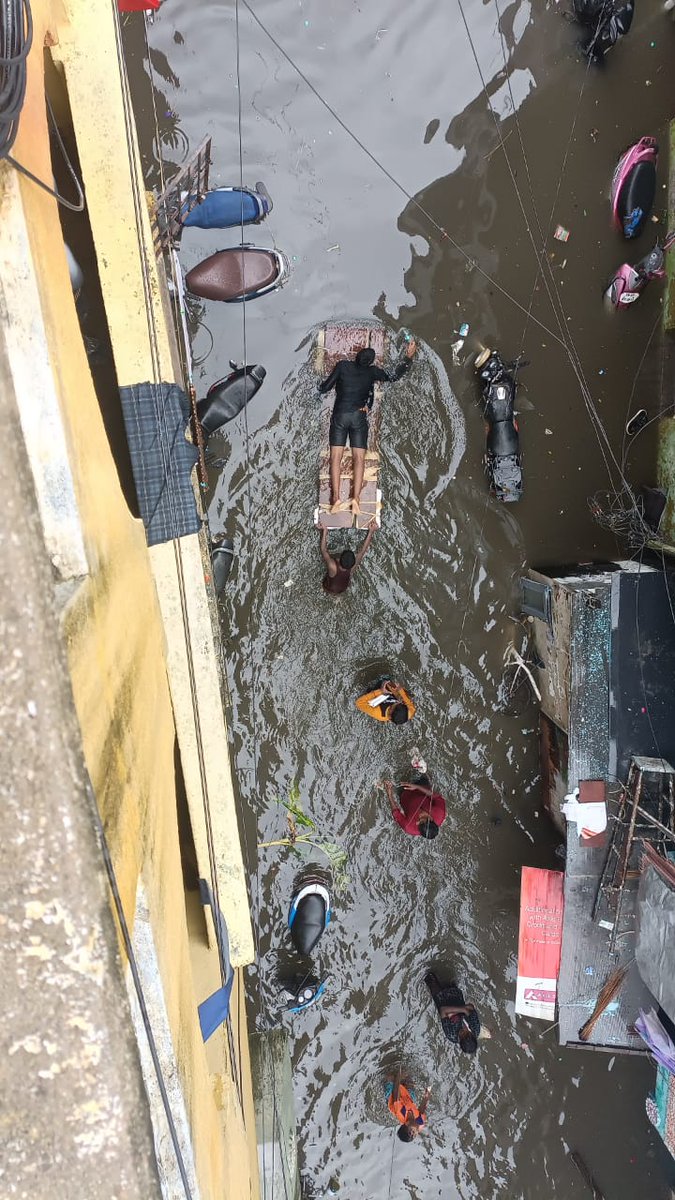 picture speaks! #ChennaiRain #chennaifloods #TNRain