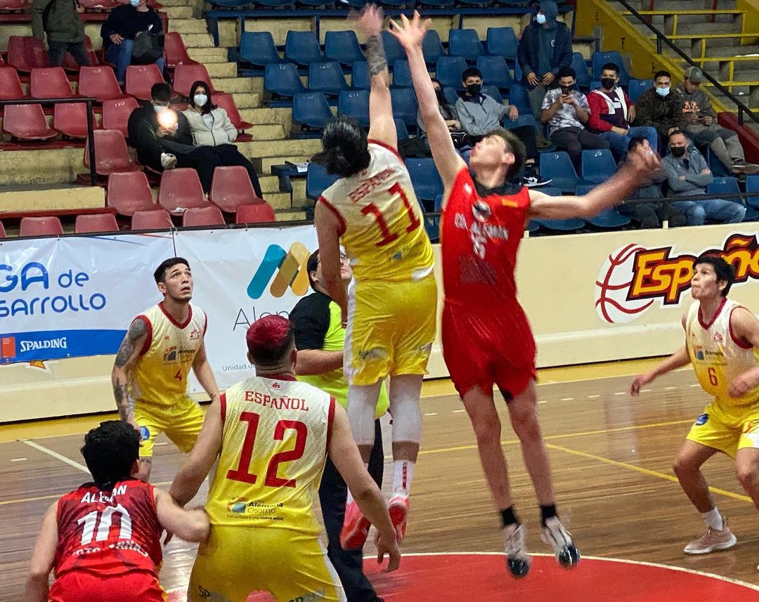 RadarAustral's tweet image. LDD: Escuela Alemán de Puerto Varas y CEB Puerto Montt suman victorias.
Revisa la nota aquí👇
➡️bit.ly/3BXUvI9
📸CD Español de Osorno