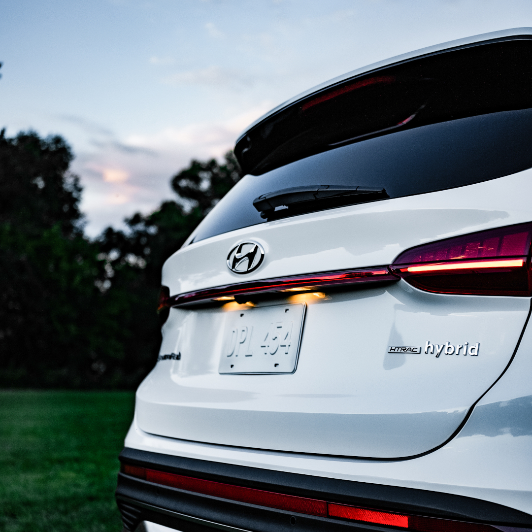 HyundaiCanada's tweet photo. We added some ⚡ to the SANTA FE you love. The 2022 SANTA FE Hybrid. 

Learn more: https://t.co/xHt3C5pUnb

#HyundaiElectric #SantaFeHEV https://t.co/41tKVPnBxO