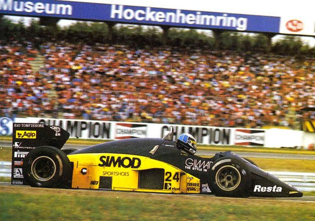 TheHardCompound's tweet photo. The 1st in our #MinardiMonday series is the beautiful but unreliable M185/M185B from 1986.

Pedalled enthusiastically by Andrea de Cesaris, Alessandro Nannini &amp; Pierluigi Martini.

A cult machine for a cult team 🇮🇹

#F1 #Minardi #Cult #Italy https://t.co/3HNIRMpoeO