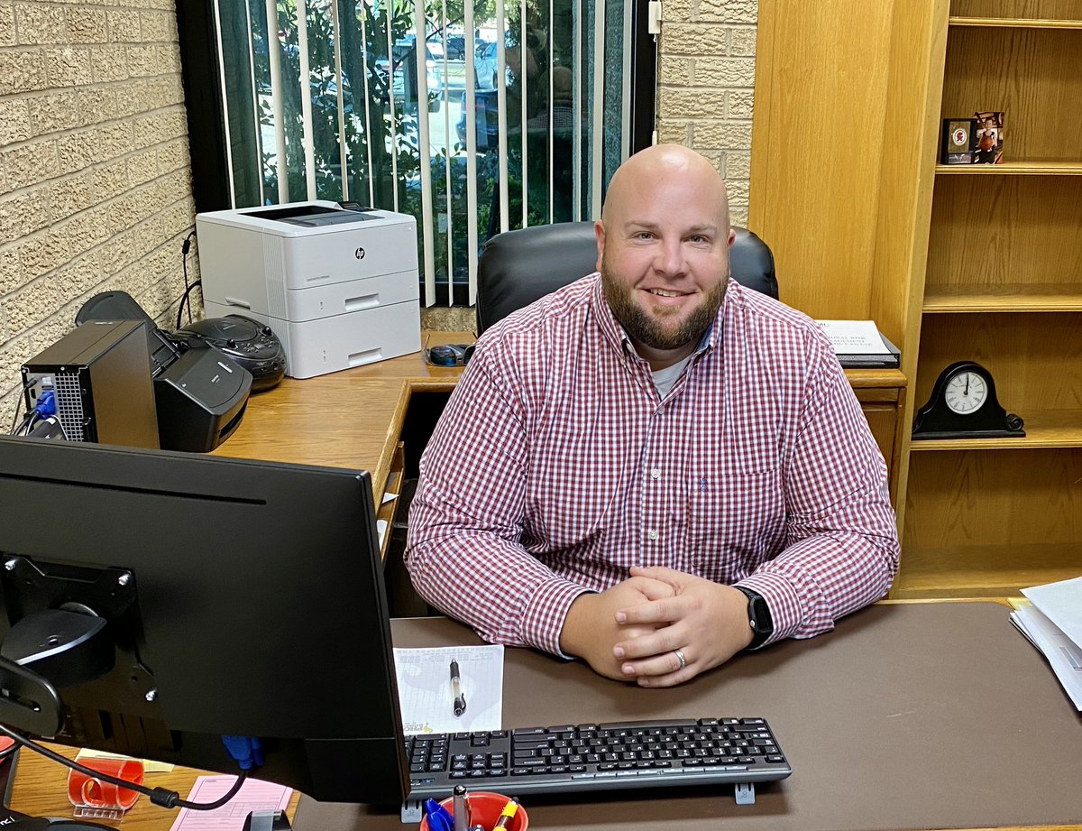 FirstPointInsOK's tweet photo. We are excited to introduce you to our newest Account Executive at FirstPoint Insurance —> Billy Cox! 😃

Billy can help you and your family with home, auto, and many more types of insurance. You can contact him by phone at (405)869-1611 or email at bcox@fnbmwc.com 📱 https://t.co/yDXlWbeDkj