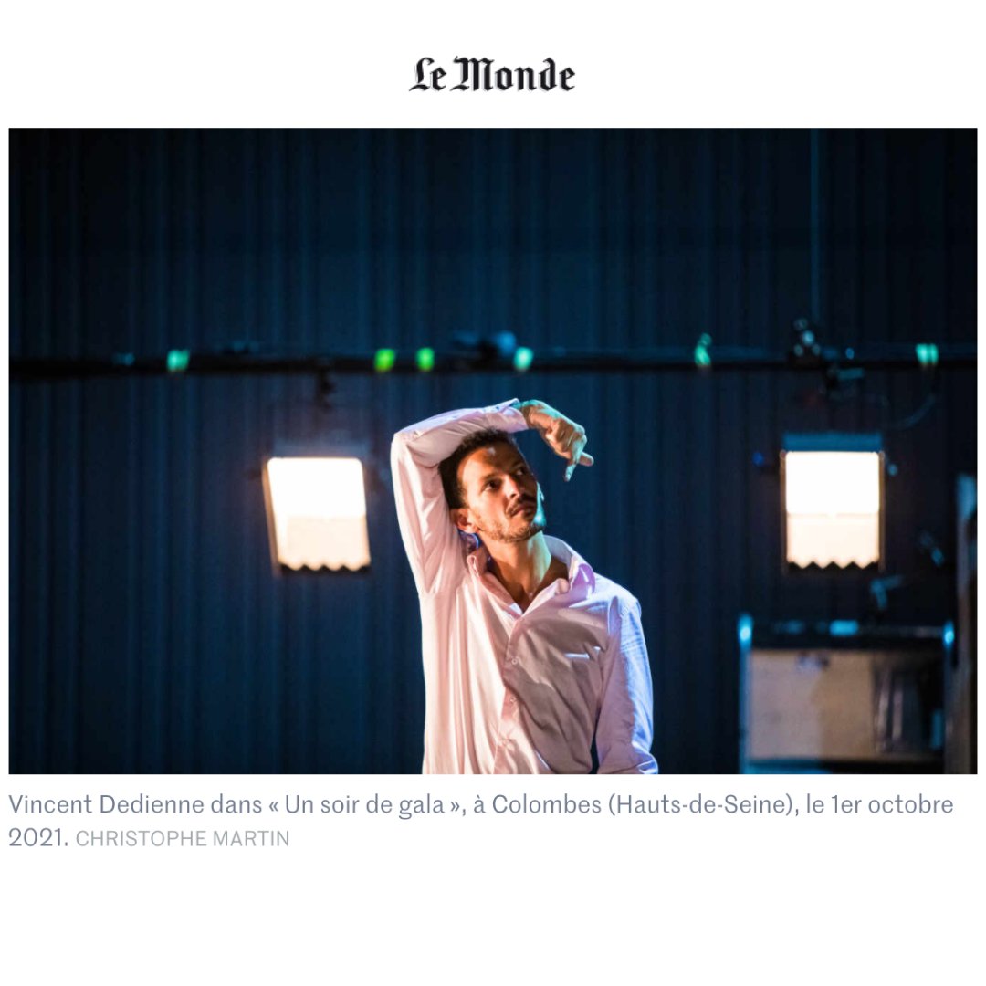 RuqSpectacles's tweet photo. « Grâce à ses histoires désopilantes et à sa faculté de susciter une mélancolie joyeuse, Vincent Dedienne capte son auditoire dès les premières minutes de son Soir de gala. » @lemondefr
En tournée actuellement et à Paris à partir du 22 décembre ! 👉✨🎟 https://t.co/Cy6jRvsFmm https://t.co/XFEX9XuF0o