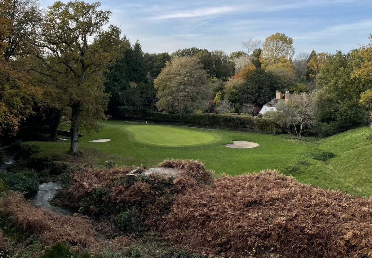 MemberMh's tweet photo. Another storming score @ManningsHeath around the #waterfallcourse in the second of our seasonal Turkey 🦃 Trots! This time the outstanding 42 points comes from ex-captain John Gleaves, 5 ahead of his nearest competitor! Great play John, well done 👏🏻 #sussexgolf #golf https://t.co/9mHerD8hEB