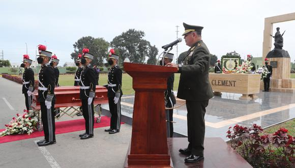Gestionpe's tweet photo. Excomandante general del Ejército: Castillo me sacó porque no acepté a sus recomendados ► https://t.co/2zGHIAf9Ew https://t.co/o2kM4Yv1fm