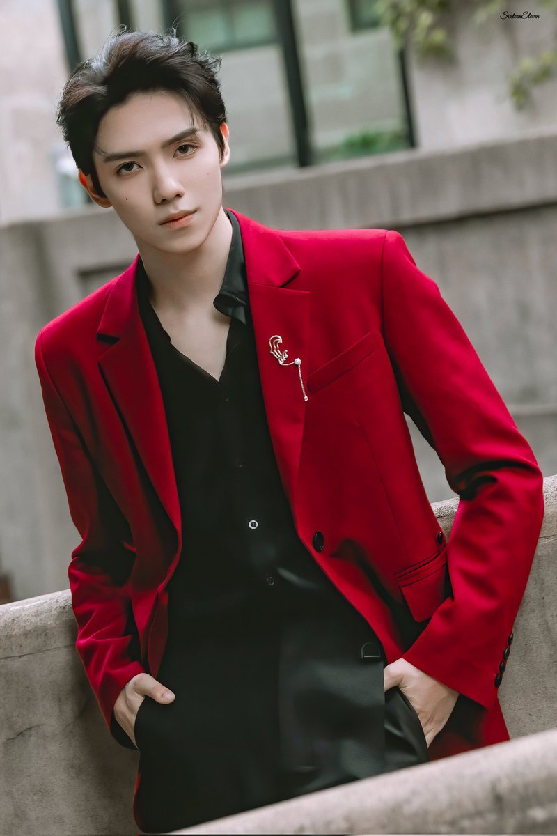 L1Yoke's tweet photo. หลัวอีโจวหล่อที่สุด เก่งที่สุด เริ่ดที่สุด ใช่ค่ะอิชั้นนับถือศาสดาหลัวอีโจว ไม่มีอะไรมาลบล้างได้;) 💚💚💕#LuoYizhou  #หลัวอีโจว #น้องหลัวหล่อที่สุด https://t.co/bmuyWzd2yG