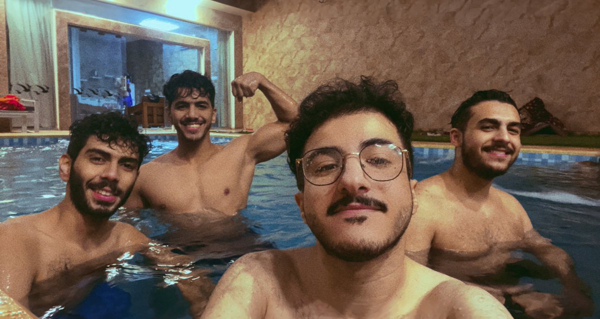 i_iroo's tweet photo. 👨‍👨‍👦‍👦🍹🤳🏻🛖 https://t.co/fm4t40hRj9