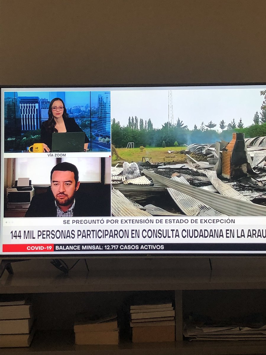 SergioNeiman's tweet photo. No intentes convencer a una autoridad racional que representa la autoridad máxima de la Araucanía.
El estado de excepción es una necesidad de la población y no de la fanática Loncon.
#LonconRenuncia
#EmboscadaTerroristaFallida https://t.co/2CUtkHW4Jl