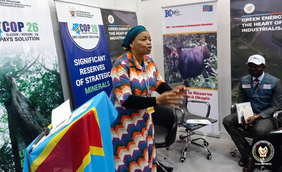 Evebazaiba's tweet photo. Au pavillon de la #RDC à #Glasgow en marge de la @COP26 ce lundi, nous avons tenu le side event sur "le secteur minier de la RDC face à la transition énergétique ". Moment d'échanges sur l'un des axes de la RDC, Pays Solution à la crise climatique. https://t.co/iPJScaNSJs