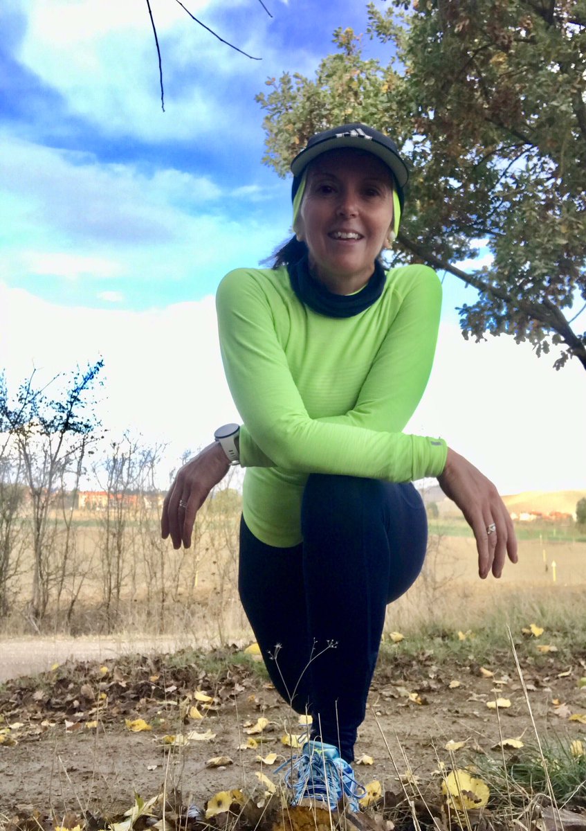 Elenuccia70's tweet photo. Me,
my coach
and the wind..🏃🏻♀️💨👊 #1ora #12km
(e poi altri 3km di racconti e ricordi delle - sue✌️- @nycmarathon 😍)
#bluebluesky💙 https://t.co/QO1AzLfDgD