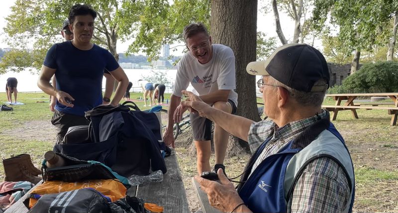 STS_CTsurgery's tweet image. A former heart #patient ran his first NYC marathon yesterday with his surgeon—STS member Dr. John Puskas @MountSinaiNYC. Their coach? Another patient of Dr. Puskas’s. Read the details of this remarkable story. bit.ly/3o7v2XU