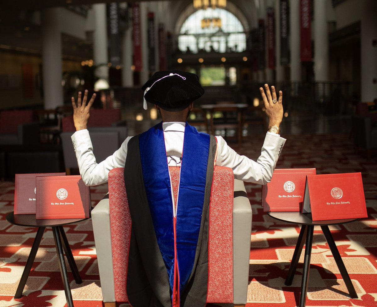 DaVonti_'s tweet photo. As we celebrate National First Generation Day I have to give a shout out to all the #firstgen college students and grads out there—especially my fellow @OhioState Buckeyes, First Gen doctors, and @TempleUniv Owls!
#GoBucks #FirstToFly #CelebrateFirstGen #BuckeyeForLife https://t.co/yA7psIJEoE