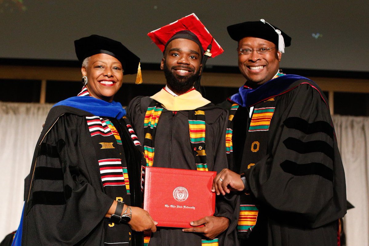 DaVonti_'s tweet photo. As we celebrate National First Generation Day I have to give a shout out to all the #firstgen college students and grads out there—especially my fellow @OhioState Buckeyes, First Gen doctors, and @TempleUniv Owls!
#GoBucks #FirstToFly #CelebrateFirstGen #BuckeyeForLife https://t.co/yA7psIJEoE