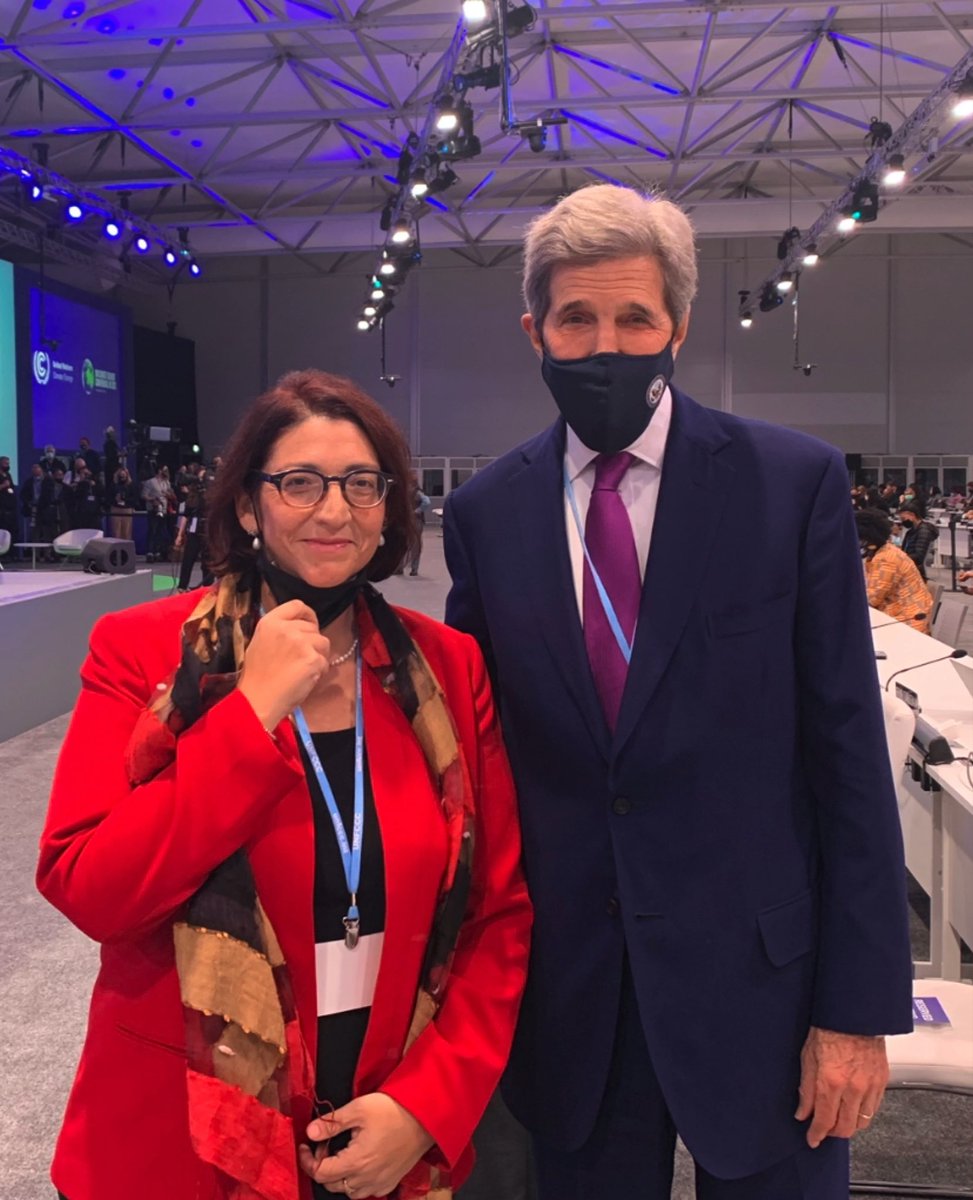 HelenePapper's tweet photo. With @JohnKerry @ #COP26 - a quick chance to speak about the importance of @IFAD - our call to speed up rural development &amp; climate adaptation financing to strengthen our Food Systems, as small-holder producers, the people behind our plates, struggle in the face of climate crisis https://t.co/OM1lwsTUFZ
