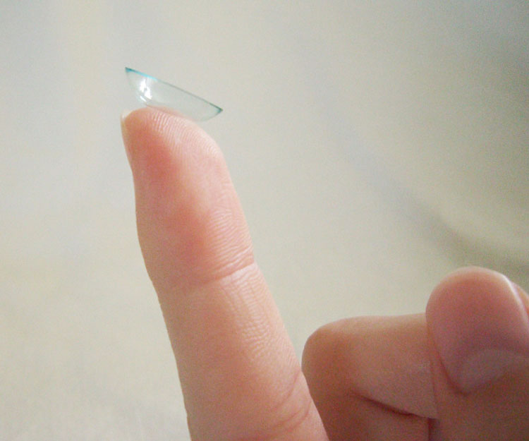 PBTEXAS's tweet image. Wearing #ContactLenses, especially sleeping in the lenses, increases the risk of both infectious &amp;amp; noninfectious keratitis. The risk increases from wearing them longer than prescribed, improper cleaning &amp;amp; disinfection &amp;amp; wearing them while exposed to water. preventblindness.org/wearing-contac…