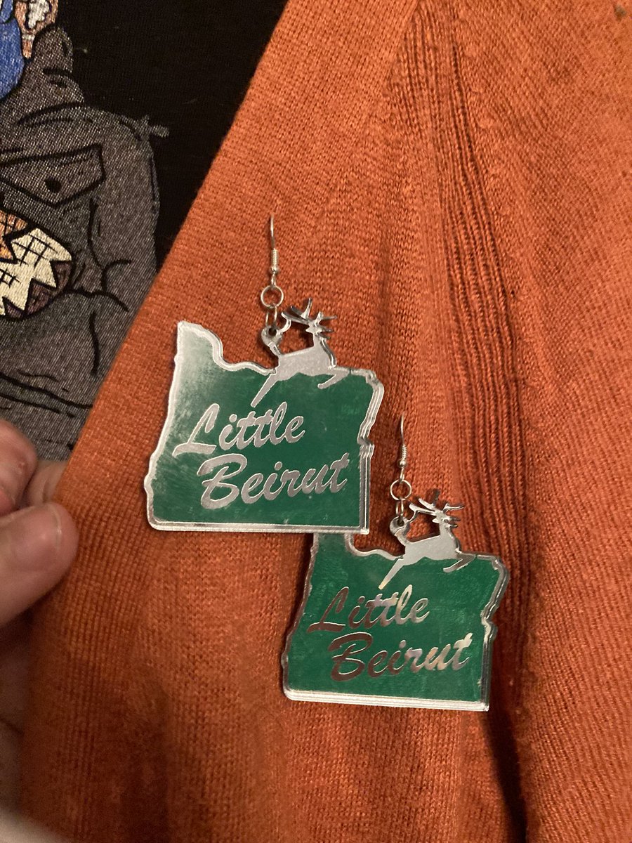 DuckPandemic's tweet image. in fashion news 📰 fake diamonds 💎 and #Bernie #LittleBeirut