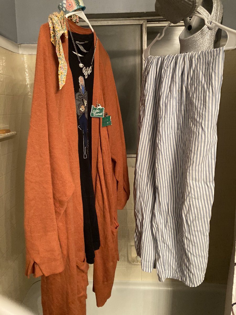 DuckPandemic's tweet image. in fashion news 📰 fake diamonds 💎 and #Bernie #LittleBeirut