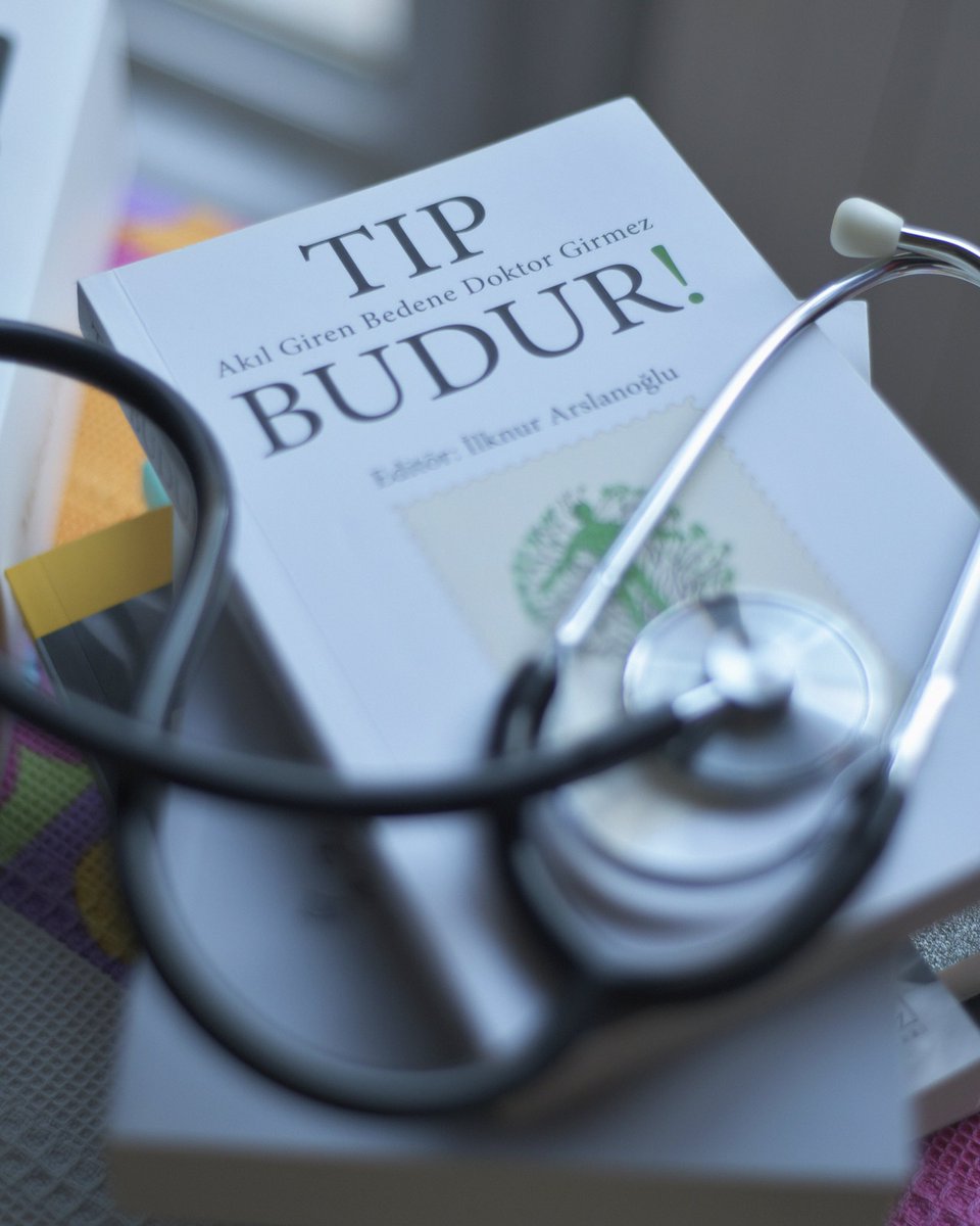 Sürekli biçimde şarlatanların, değer hırsızlarının baskın çıkması, iyi insanı insan için çalışmaktan vazgeçiremeyeceği gibi, iyi hekimi de doğru bildiği yoldan ayıramaz. Bu kitap gerçek tıp bilimine; kazanç için değil, insan için sağlık hizmetine bir çağrıdır.