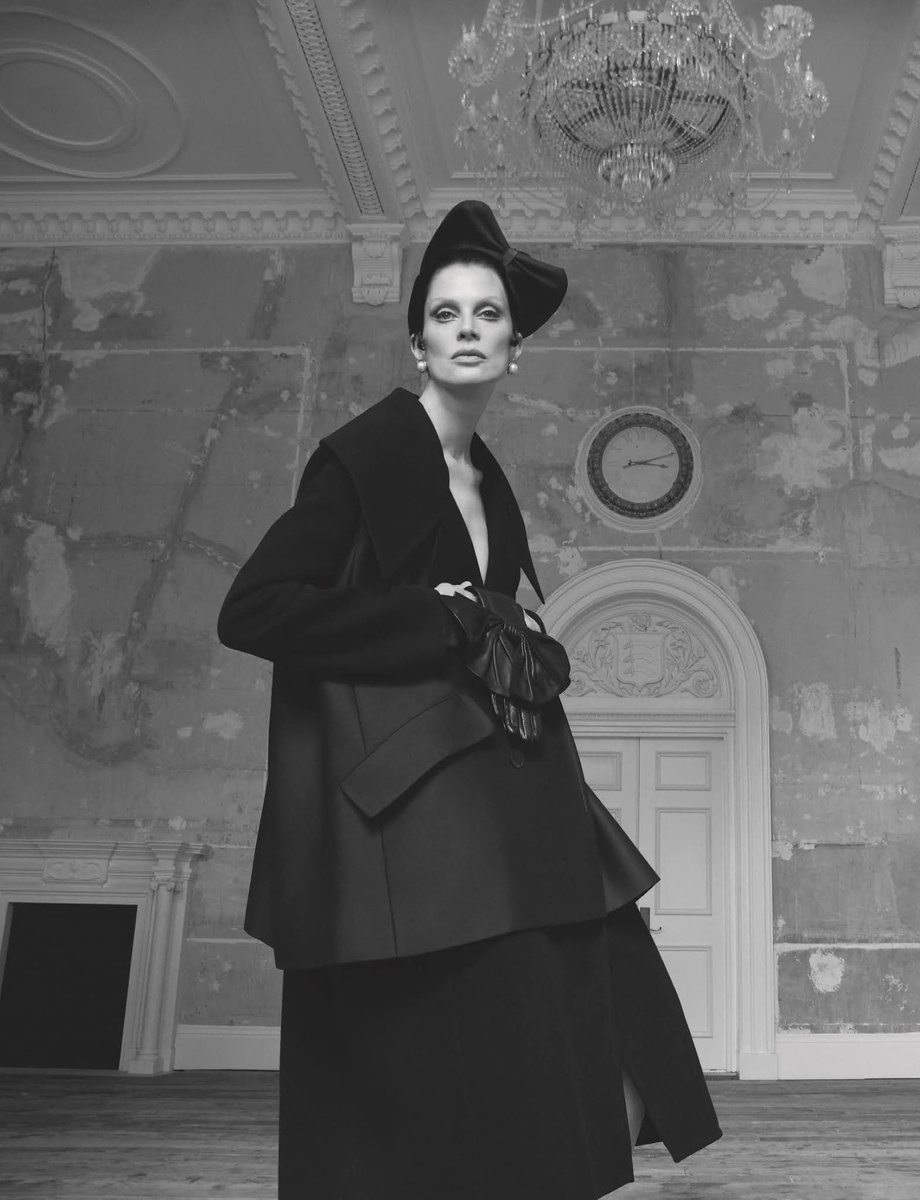 CoutureIsBeyond's tweet photo. Kristen McMenamy by Mert &amp; Marcus, British Vogue, November 2021. https://t.co/V4i6wZm3ZX