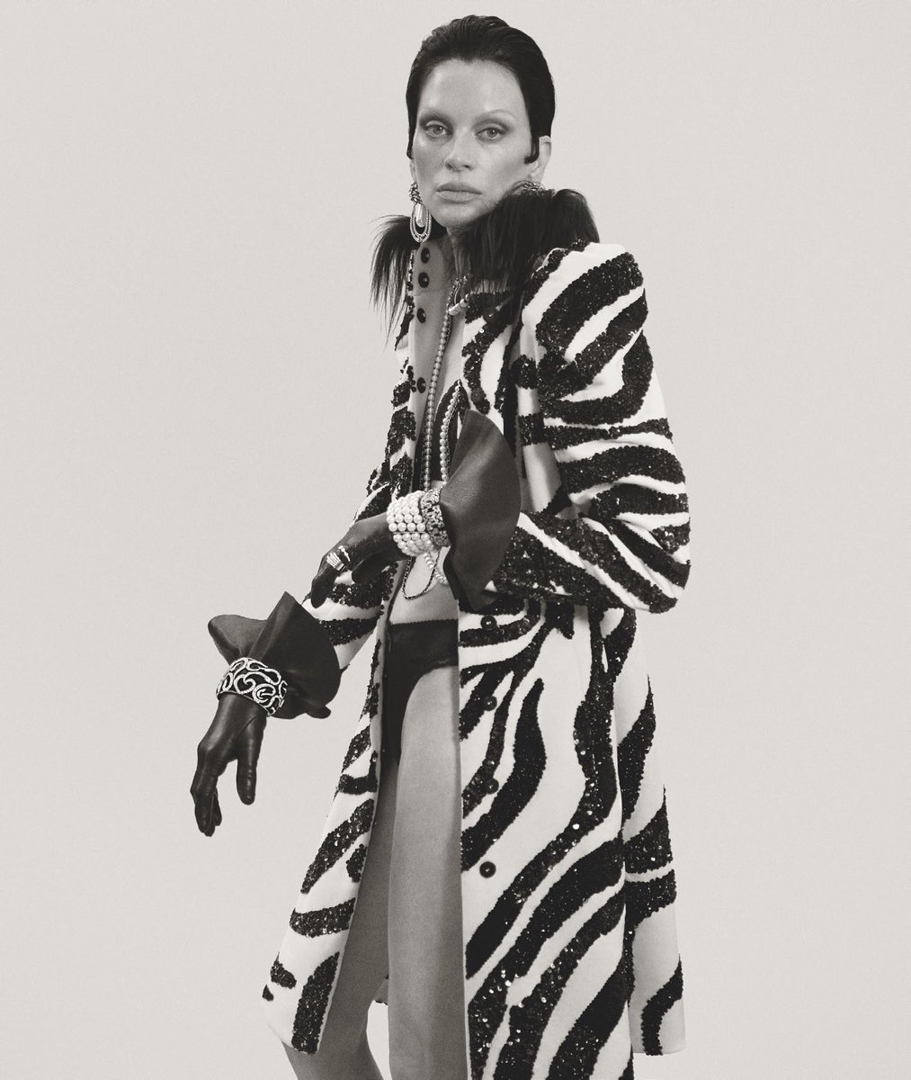 CoutureIsBeyond's tweet photo. Kristen McMenamy by Mert &amp; Marcus, British Vogue, November 2021. https://t.co/V4i6wZm3ZX