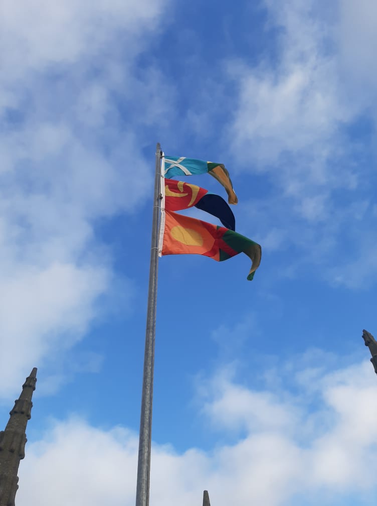 LmkCivicTrust's tweet photo. We were delighted to be a part of the launch of River Signals on Nicholas St last week! 🎏 🌊
Thank you to Chelsea Canavan & @DeirdreAPower for creating such a wonderful project & giving us 3 beautiful flags to fly from St. Munchin's Church! 🎏
#Community #FlagsForDays #Limerick https://t.co/q6AYqmV5KN