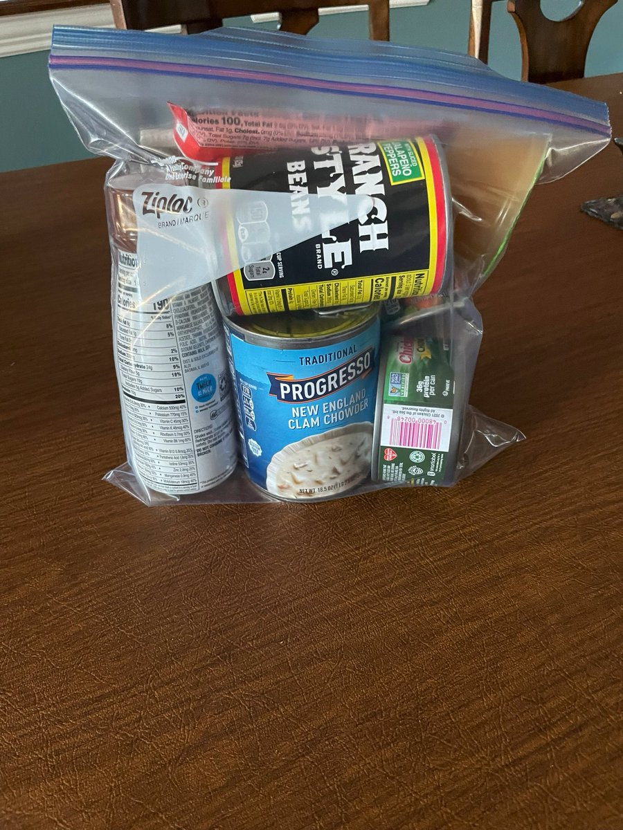 markllc's tweet image. Another successful Sunday of delivering food packs and water to folks living on the street. Thanks to the good people at First Congregational Church of Houston our pack count was up to 45. Lots of evidence yesterday of many others trying to ease the burden also. #feedthehomeless