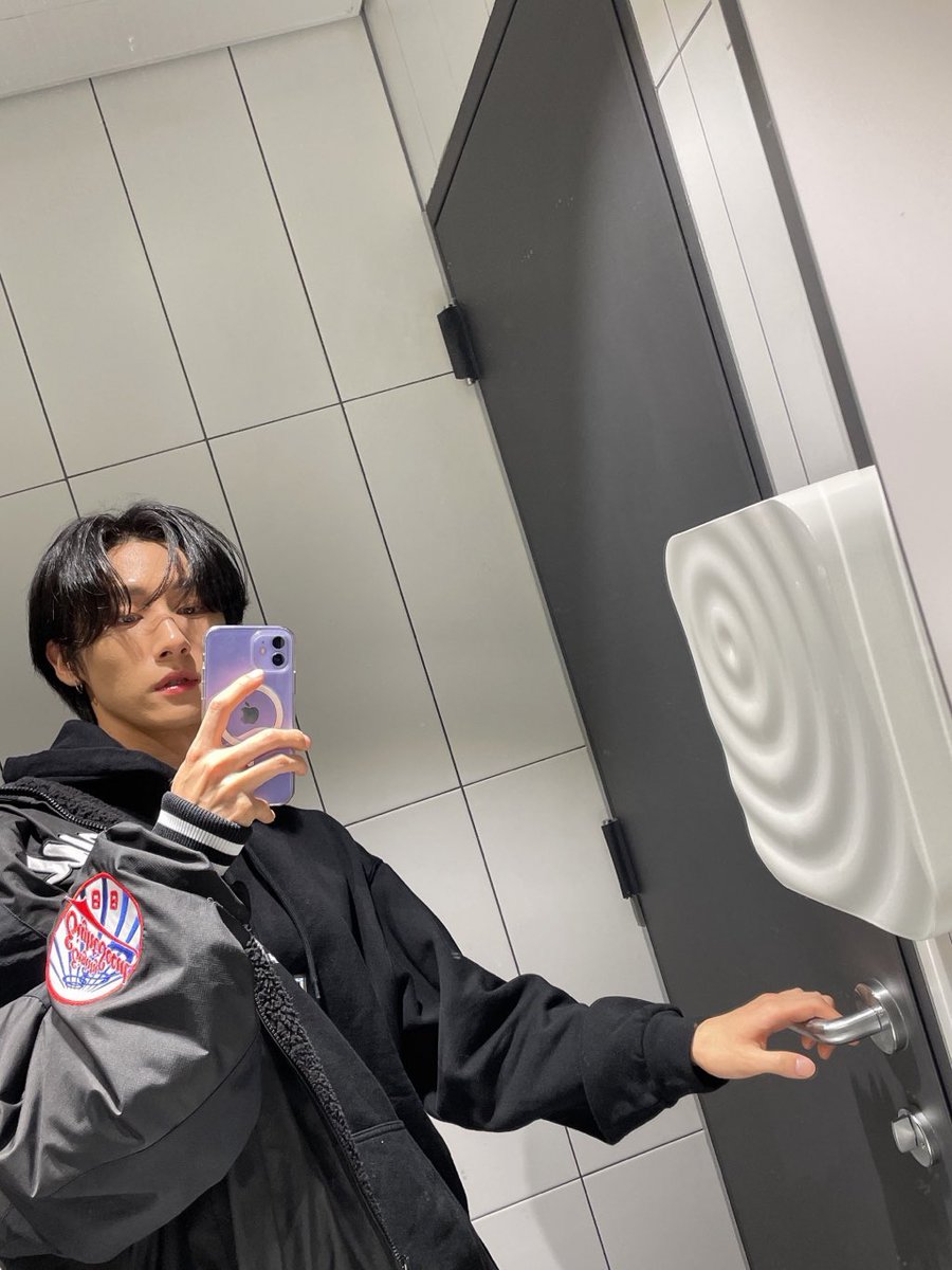 ChangBrasil's tweet photo. [#TRAD] | 08.11.21 🐺
— Atualização do Changkyun no fancafe official do Monsta X. 

 🐺: Bem, vou lavar as mãos antes de sair.

 🐺: Estou indo!
 
 © imckworld https://t.co/faQq7iNEX8
