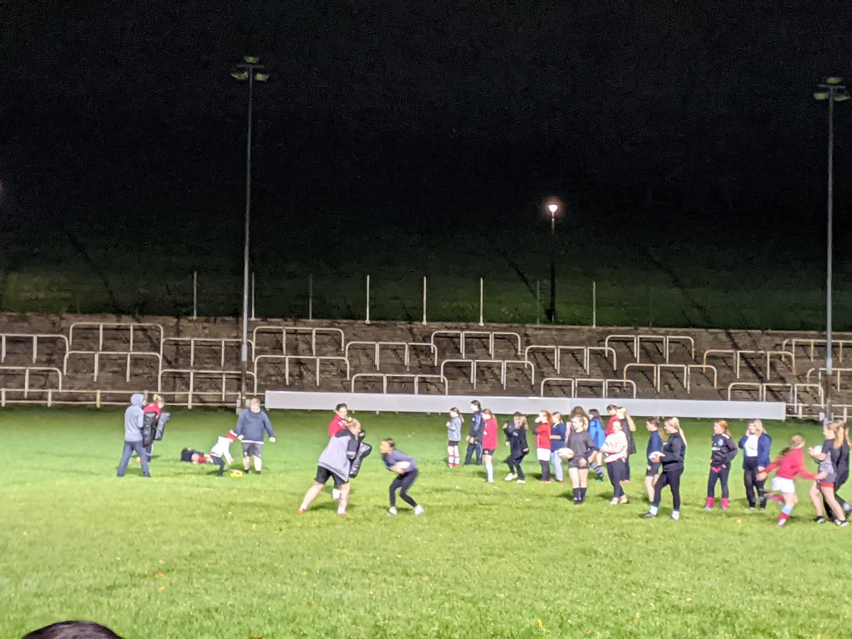 Feeling inspired after watching Wales Women? Training tonight in Pontypool Park from 6PM for all of our juniors. #ArrowsArmy #WRUgirls #thesegirlscanplay #GirlsRugby 🏹🏉