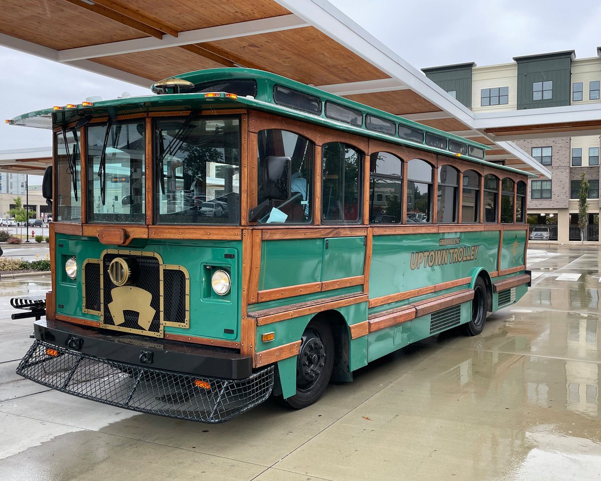 Need a ride around Uptown? Take the Emerald Express!

Free transportation throughout the Uptown District Thursdays through Saturdays from 12pm-8pm.