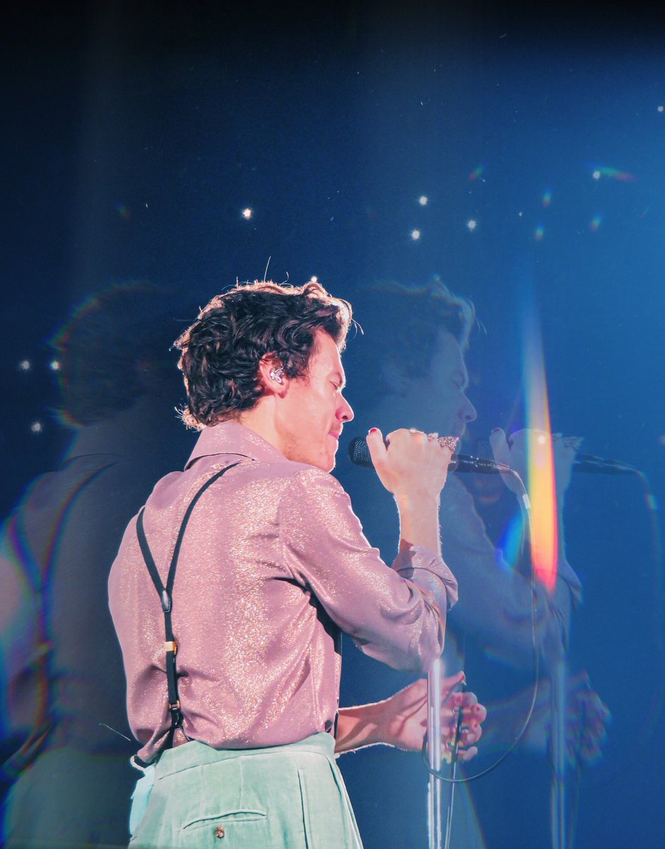 LHHTour's tweet photo. 📸| Harry en el #LoveOnTourTacoma 🐇
© haleykwea https://t.co/CKOhaPIt4B