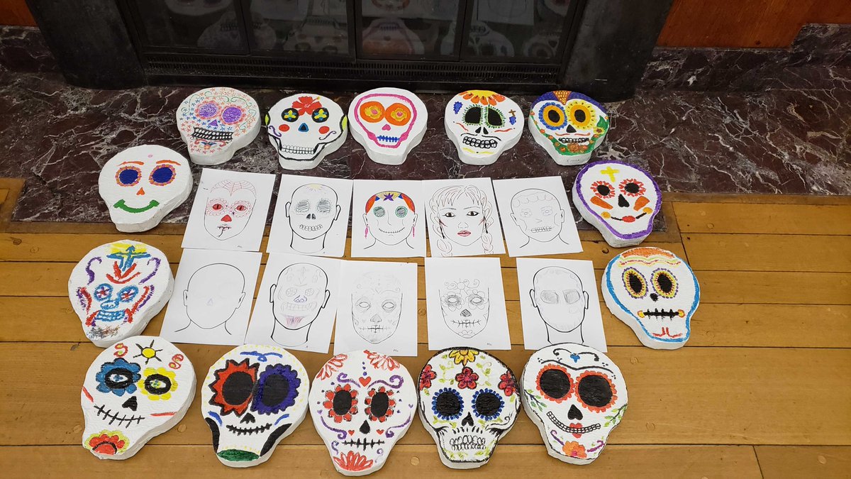 YaleMedExcel's tweet image. Last week, Yale Society for Advancement of Chicanos/Hispanics and Native Americans in Science (SACNAS) and Yale SNMA/LMSA hosted #DayOfTheDead festivities @YaleMed. @YSACNAS @YaleSNMA_LMSA #YaleDEI