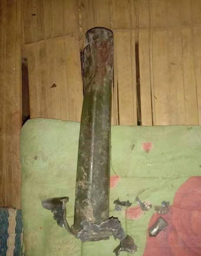 SaiPyaePhyoMau1's tweet photo. 4 children incl: 12yo &amp; 9yo were WOUNDED, one critically after an unexploded bomb was accidentally detonated while playing in PanHoLwe village, MaiYaw Division, #Lashio District. #WhatsHappeningInMyanmar #Nov8Coup  #HelpMyanmarIDPs https://t.co/mxfz9fuFwJ