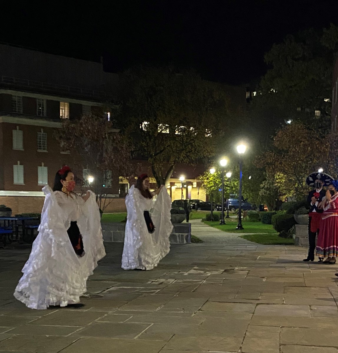 YaleMedExcel's tweet image. Last week, Yale Society for Advancement of Chicanos/Hispanics and Native Americans in Science (SACNAS) and Yale SNMA/LMSA hosted #DayOfTheDead festivities @YaleMed. @YSACNAS @YaleSNMA_LMSA #YaleDEI
