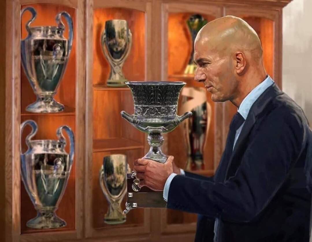 عندما تلقى زيدان خسارته الـ 7 كمدرب لريال مدريد كان لديه 7 ألقاب مع الفريق !! لو مو عايش هالفتره كان ما صدقت
