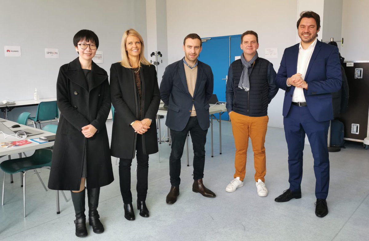 .<a href="/thomasdudebout/">Thomas Dudebout</a>, maire-adjoint de <a href="/a_saint_quentin/">Saint-Quentin</a>, <a href="/JulienDive/">Julien DIVE</a>, député de l'Aisne et <a href="/VArdaens/">Virginie ARDAENS</a>, vice-présidente de <a href="/Agglostquentin/">Agglo du Saint-Quentinois</a> ont découvert le programme #DigiTruck en compagnie de <a href="/LindaHan2019/">HAN SHUO(Linda)</a>, déléguée générale de Huawei en France et <a href="/GTrouille/">Guillaume Trouille</a>, directeur de @SimplonHDF.